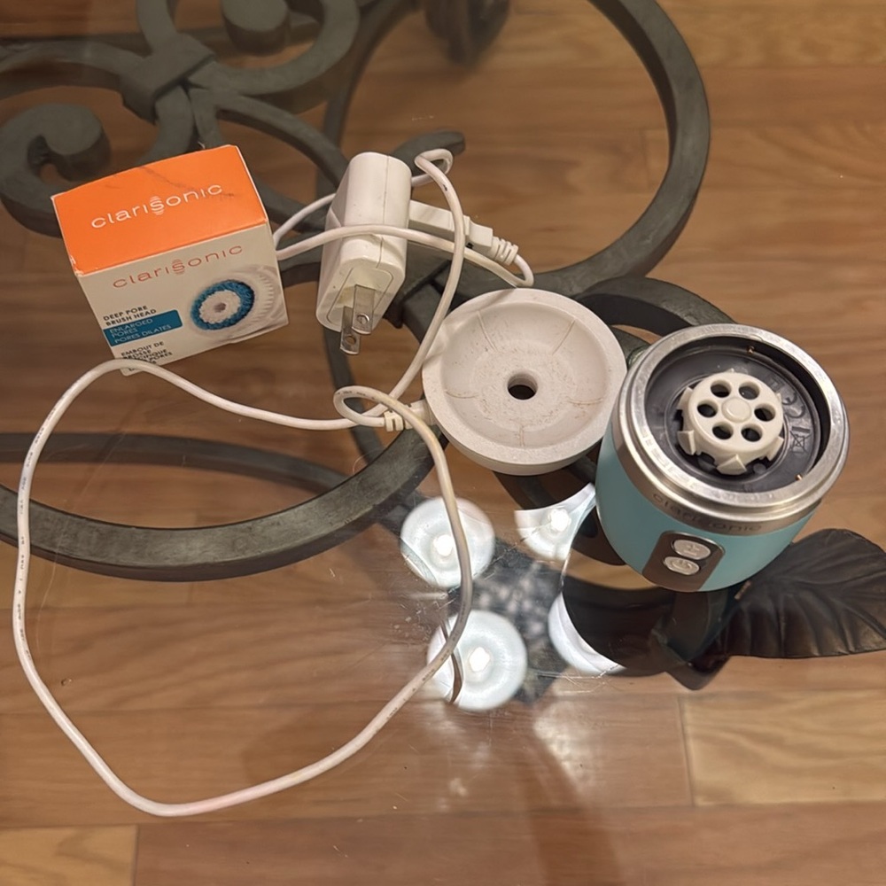 Clarisonic & New Clarisonic Brush Head